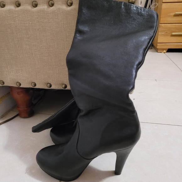 Shoes - Picture 3 of 6